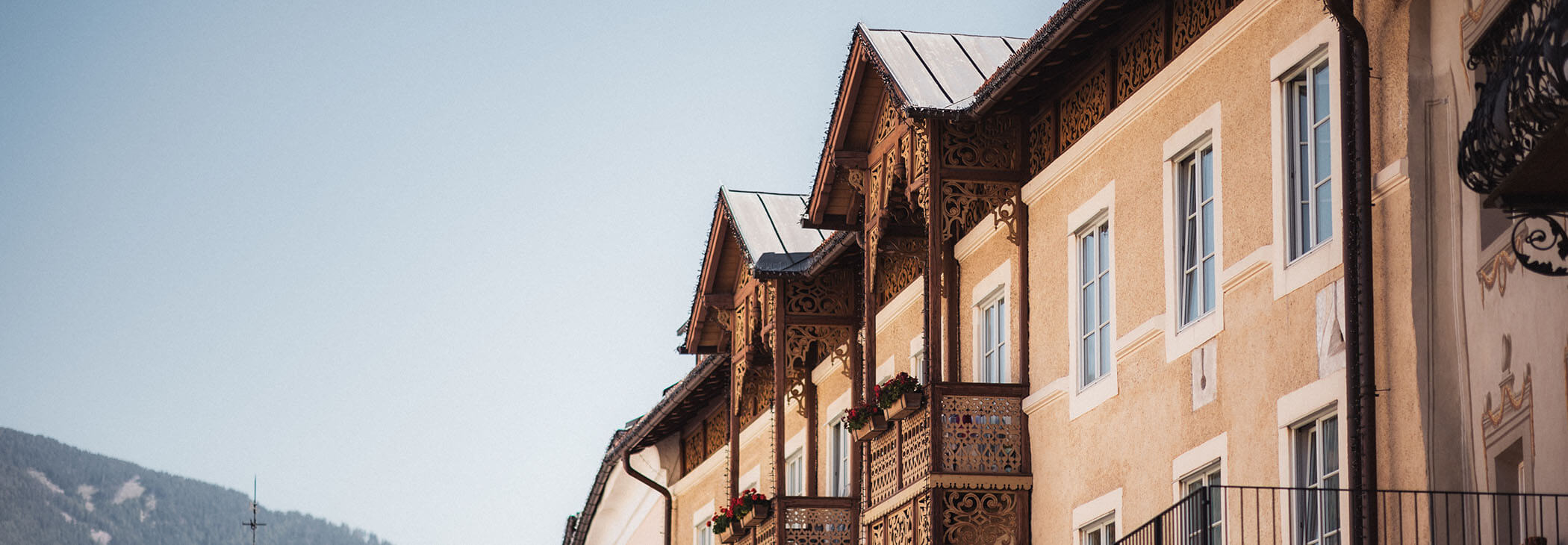 Excursion destinations - House facade - horizontal format - Hotel Terentnerhof