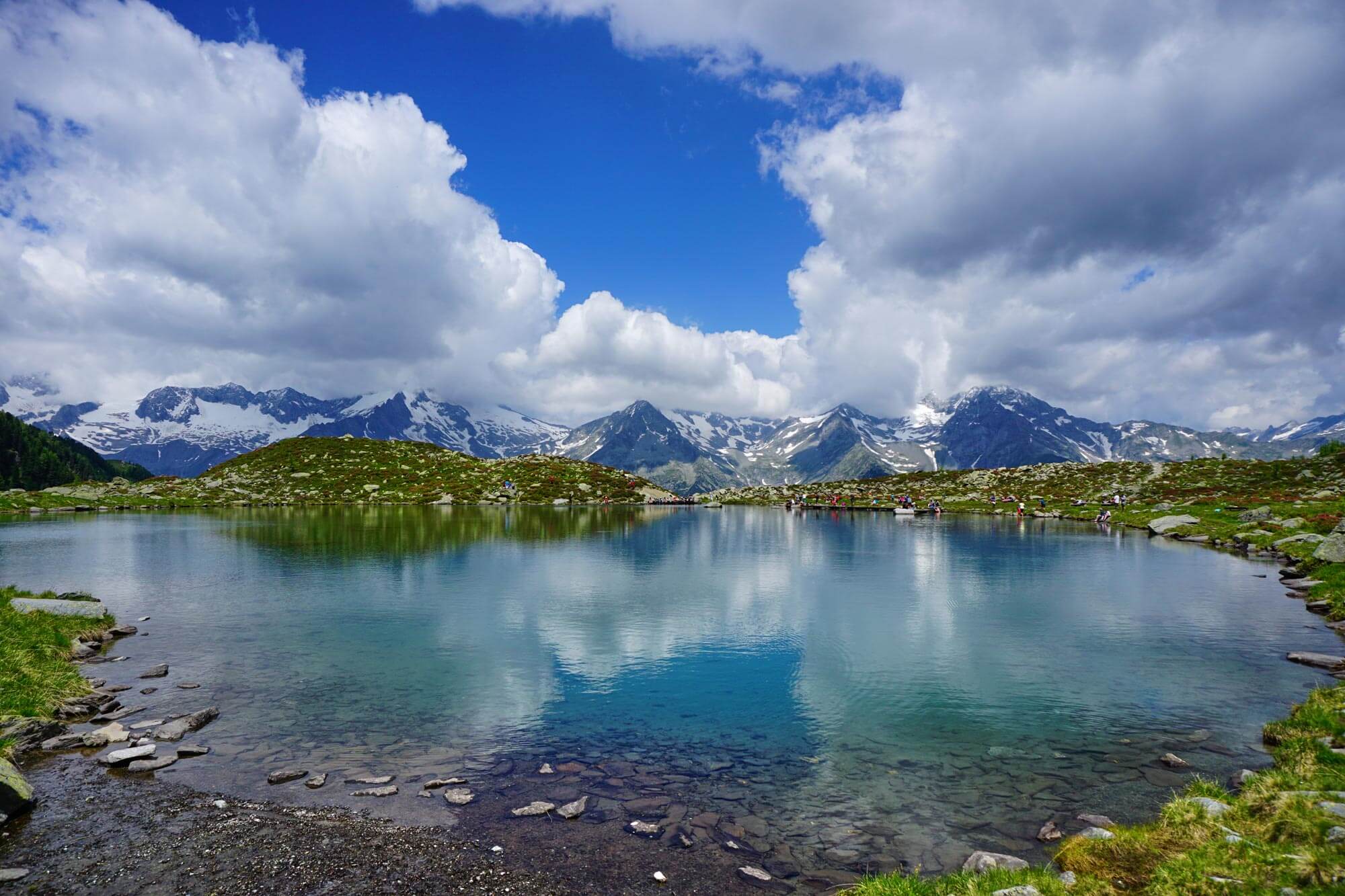 Klaussee mit Bergpanorama - Hotel Terentnerhof