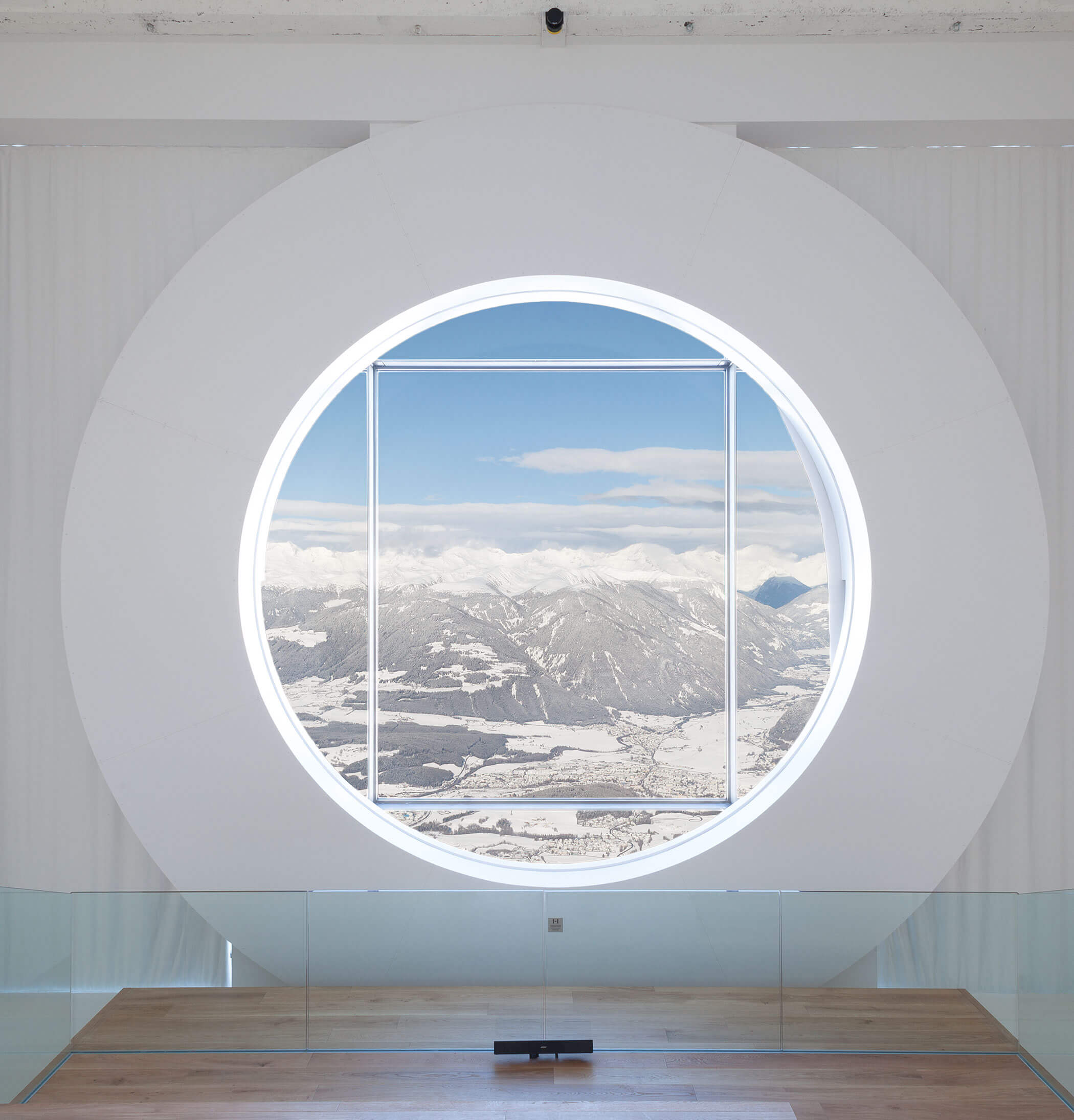 Highlight Lumen Museum mit Ausblick auf Berge im Winter - Hotel Terentnerhof