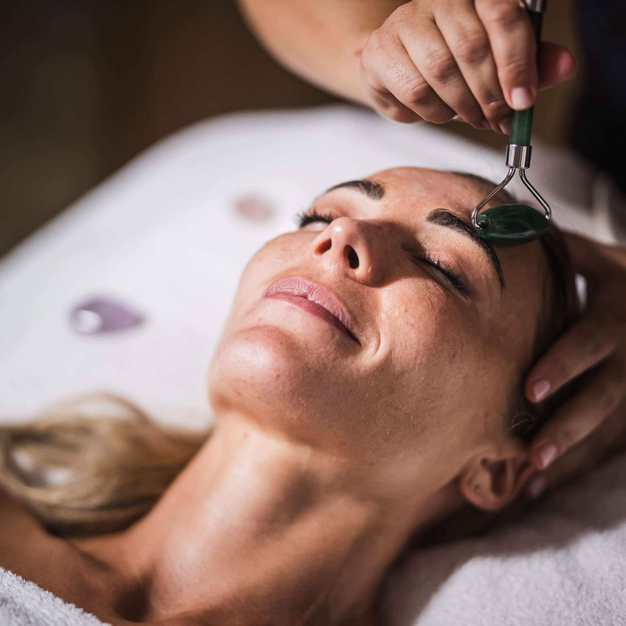 Facial massage - close-up woman - Hotel Terentnerhof
