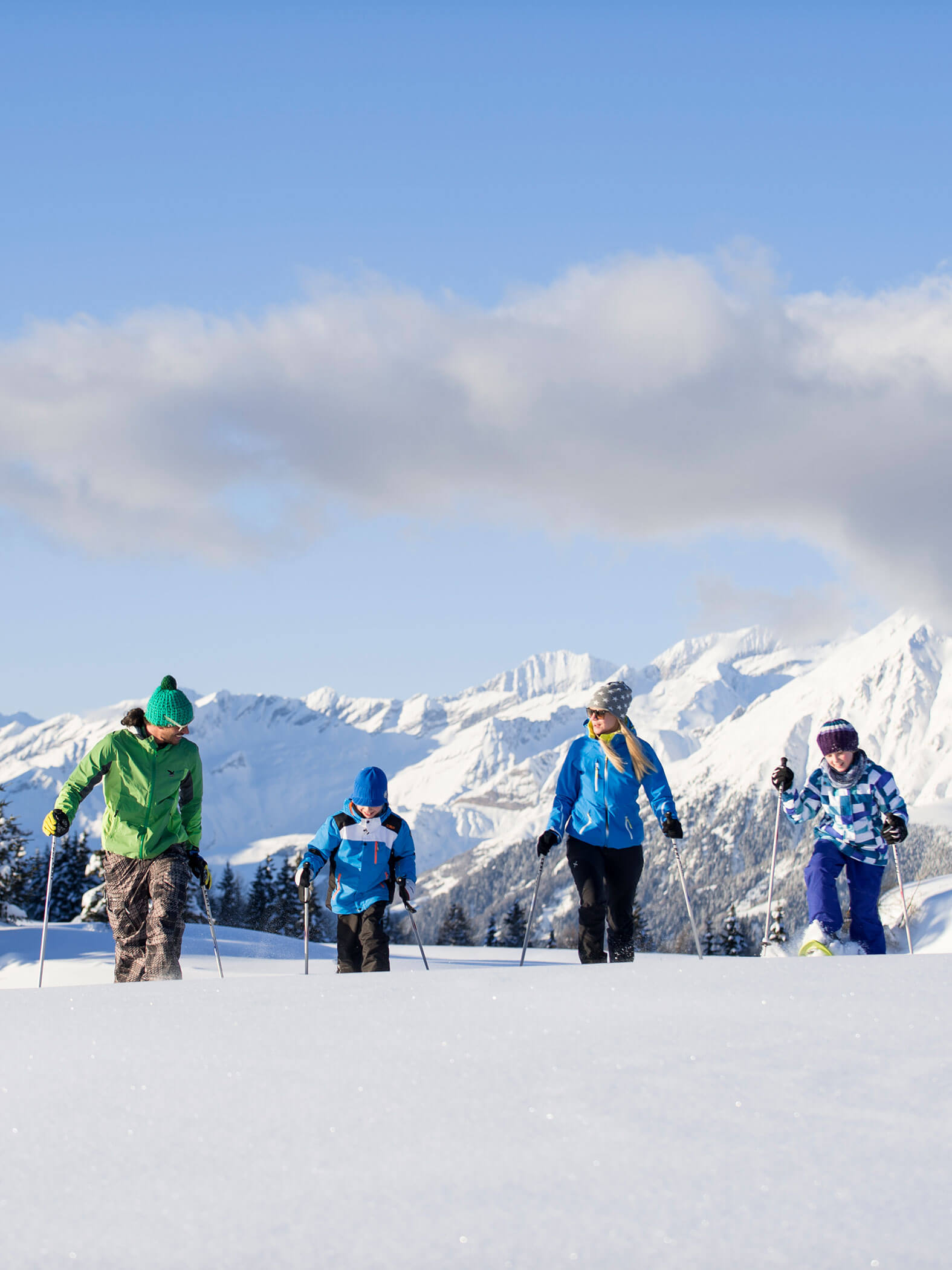 Family hike in winter - Hotel Terentnerhof