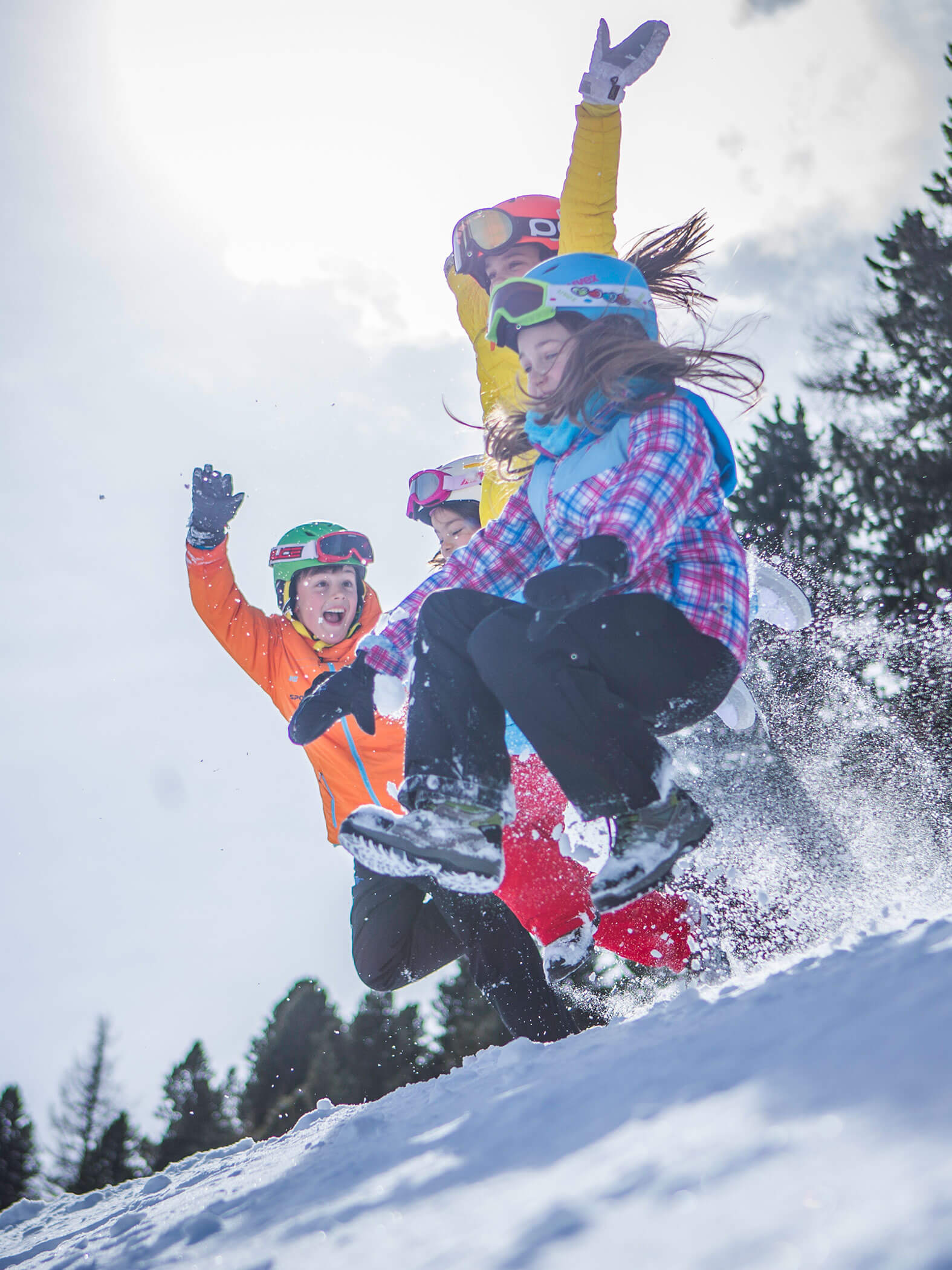 Children - fun in the snow - winter - Hotel Terentnerhof